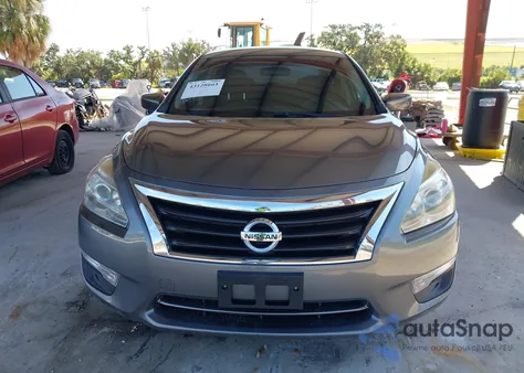 2015 Nissan Altima 2.5 S из США, поврежденный, VIN 1N4AL3AP0FC587614